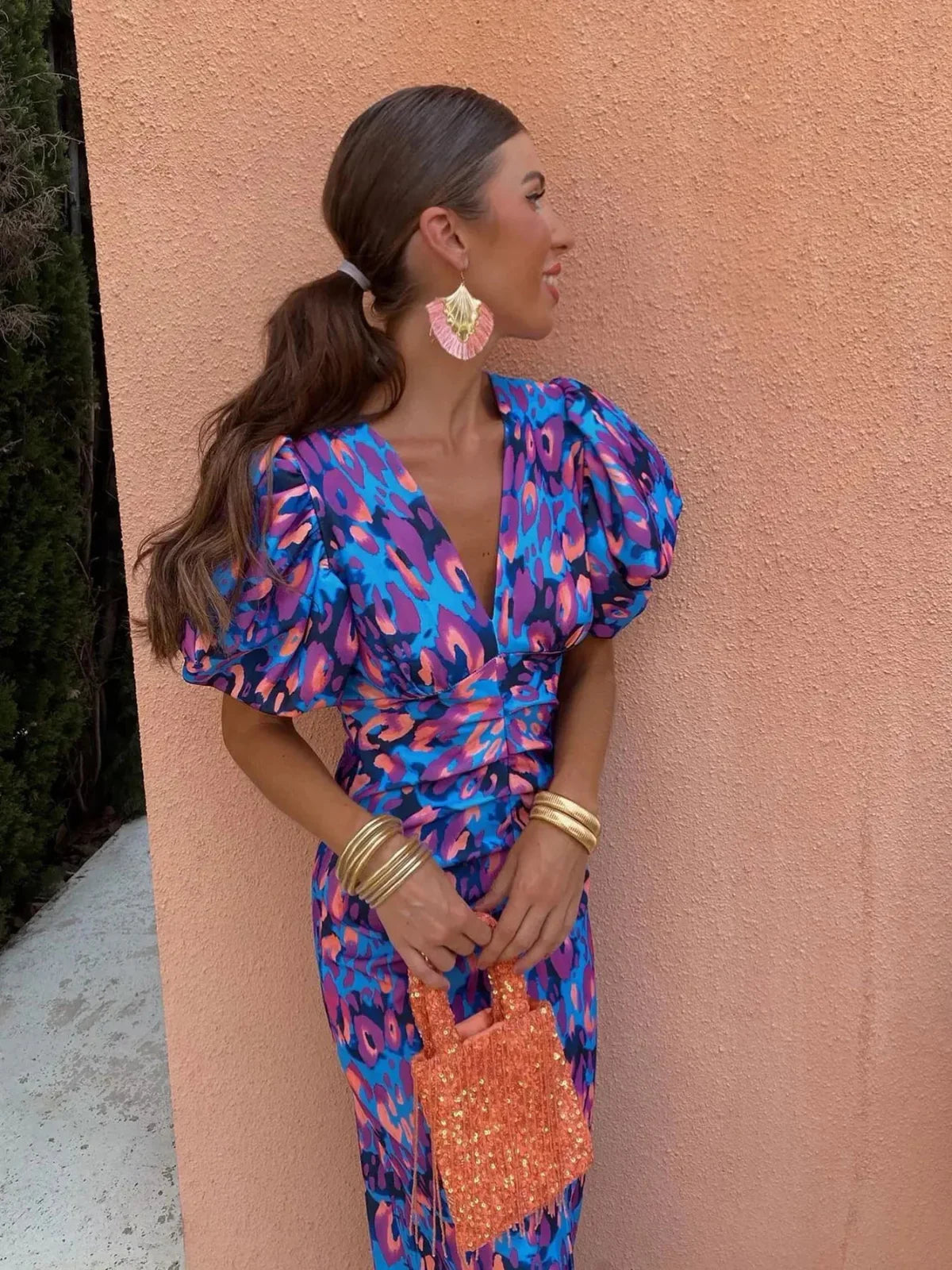 Lily | Vestido de Color con Mangas Plisadas