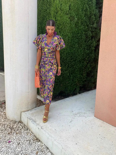 Lily | Vestido de Color con Mangas Plisadas